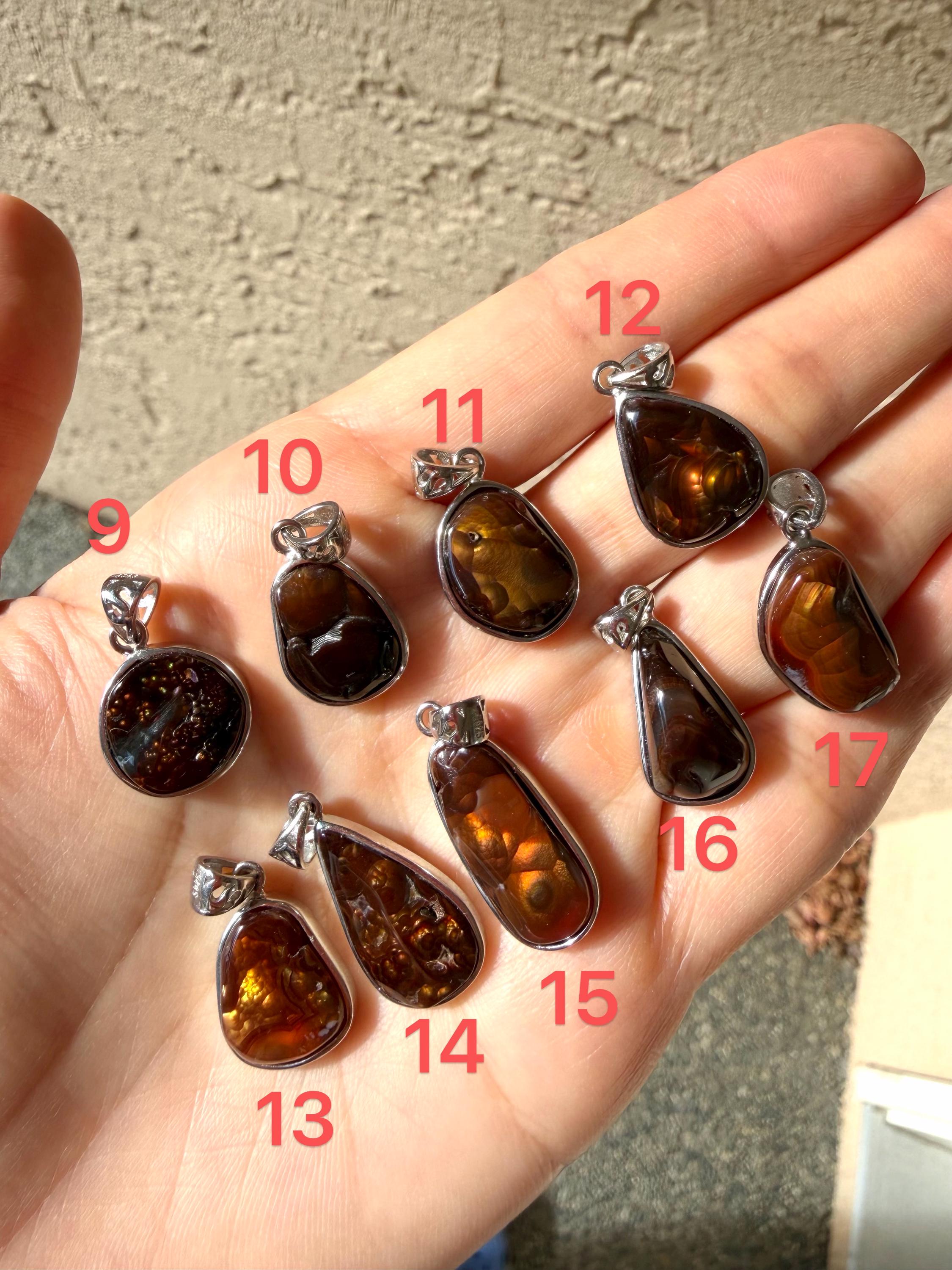 Selezione Collana argento con perle barocche e agata nera | Acquista su
