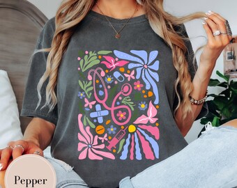 Vintage boho bloemenshirt verpleegster, T-shirt groovy stethoscoop, retro wilde bloemen RN, cadeau verpleegkundige waardering
