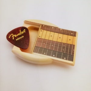 Guitar Pick Box - Fret Board Design