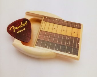 Guitar Pick Box - Fret Board Design