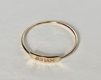 Anneau de plaque signalétique ~ or jaune massif 14K • bague en or véritable personnalisée • bague en or jaune 14k • bague maman en or • bague d'amitié • bague délicate