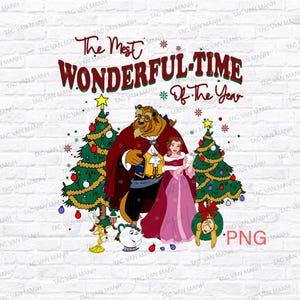 Op de afbeelding: Een feestelijke afbeelding met personages uit Belle en het Beest, kerstbomen en de tekst "The Most Wonderful Time of the Year". De afbeelding bevat Belle, het Beest en andere personages uit de film.