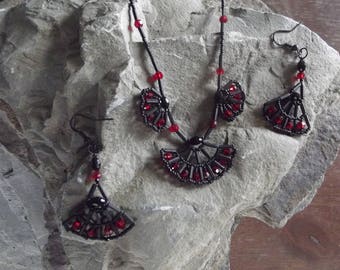 Red and Black Fans Set, Red and Black beaded fans, Back and Red Beaded Fan Necklace and Earrings Set, Sparkling Black and Red Beaded Set