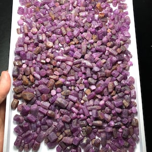 Raw Ruby Crystals (Corundum) – 1000g Bulk Lot for Gem Cutting