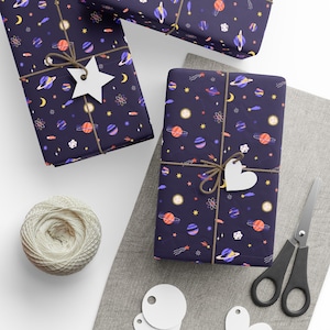 Carta da regalo a tema spaziale, carta da regalo a tema cosmico, carta da regalo, carta da regalo per bambini, tema spaziale, spazio, stelle, luna, pianeti