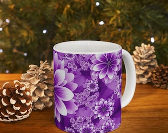 Tazza da caffè in ceramica floreale: elegante bicchiere con fiori viola