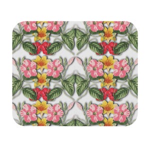 Floral Garden Mouse Pad: Vibrant Desk Accessory for Home Office