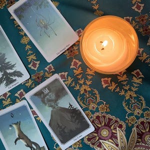 Prévisions énergétiques mensuelles | Lecture de tarot hebdomadaire de 4 cartes