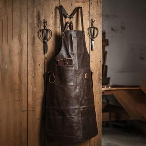 Customized Vintage Brown Buffalo Leather Apron – Grill / BBQ / Barista / Chef / Hairdresser Apron, Gift for Chefs, Gift for Grillers BBQ