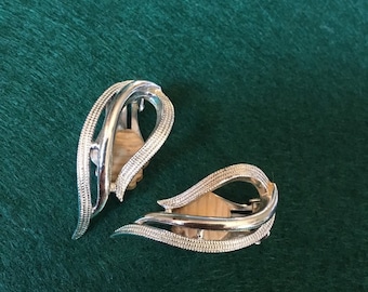 Vintage Sarah Coventry clip on earrings