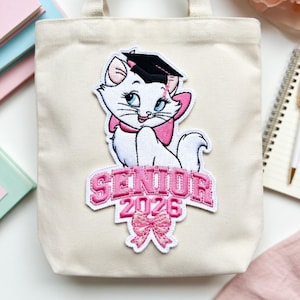 Écusson brodé de remise des diplômes Marie Aristochats, écusson à repasser chat senior 2026, écusson de remise des diplômes chaton Disney, mignon écusson souvenir de remise des diplômes