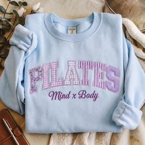 Sudadera con parche bordado de Pilates, terapia de Pilates, regalo para instructor de Pilates, jersey para estudio de bienestar, suéter para profesor de fitness
