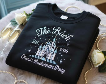 Camisa bordada de despedida de soltera de Disney, sudadera con castillo de novia, regalo de despedida de soltera de Disney, atuendo a juego para despedida de soltera, suéter de novia de cuento de hadas