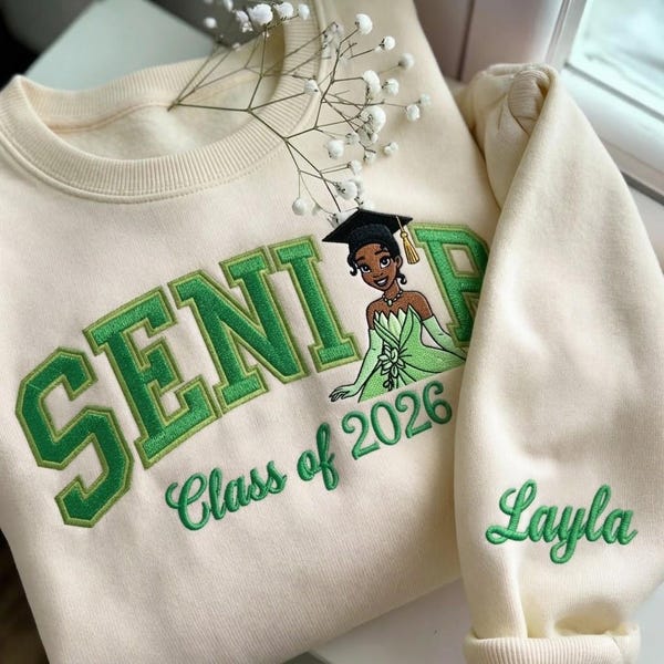 Sudadera bordada Tiana Senior, sudadera personalizada Disney Princess Grad Nite Grad, camiseta personalizada con nombre para graduados, promoción de 2026, regalo de graduación