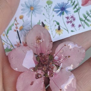 本物の桜のイヤリング | 本物の花のイヤリング | 3Dフラワージュエリー | 樹脂ダングルイヤリング | 植物 | 自然にインスパイアされたイヤリング