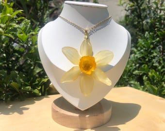 Real Daffodil Flower Necklace, Botanical Resin Necklace,