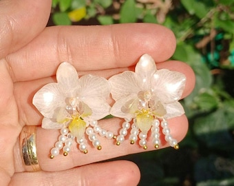 Brincos de orquídea verdadeira, brincos pendentes de pérola, joias florais