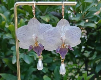 Brincos de resina com orquídea verdadeira: banhados a ouro 18k, brincos pendentes com pérola.