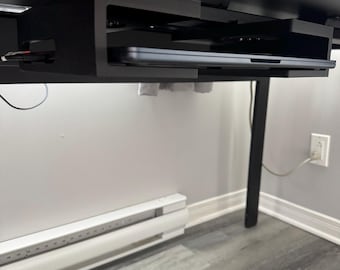 Magnetic horizontal support for laptops / Compatible with all Secretlab desks.