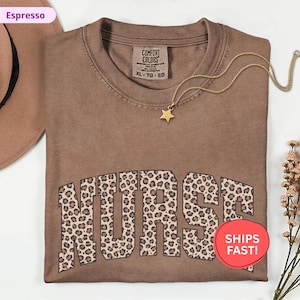 Comfort Colors® Leopard Krankenschwester Shirt, Krankenschwester T-Shirt, RN Shirt, Pflegeschul Shirt, Krankenschwester Shirt, Krankenschwester Geschenk