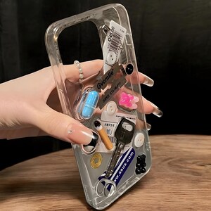 Junk Blade Pin Button Key Klare iPhone Hülle Für 16 15 14 13 12 11 Pro Max Plus Baseball Label Objektiv schützen Softcover