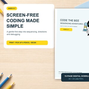 以下が含まれることがあります： 5歳から7歳向けの「Screen-Free Coding Made Simple」および「Code The Bee Sequencing Adventures」と題されたデジタルダウンロード教材セット。科学者の格好をしたハチのキャラクター、説明文、15ページのデジタルダウンロードラベルが記載されています。