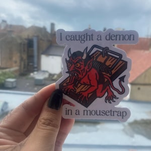 Sticker I Caught a Demon in a Mousetrap – Anthony Green geïnspireerde Devil Art-vinylsticker | Emo Rock Band Merch Aesthetic