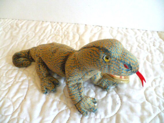 lizard stuffed toy