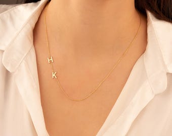 Collier en or 14 carats avec initiales latérales : pendentif lettre personnalisé délicat