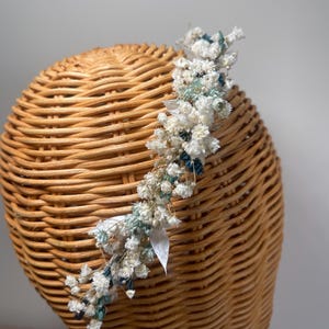 Headband of preserved flowers