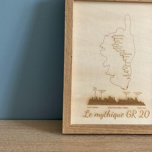 cadre GR20 , corse, en bois, gravé, cadeau idéal pour sportif randonneur