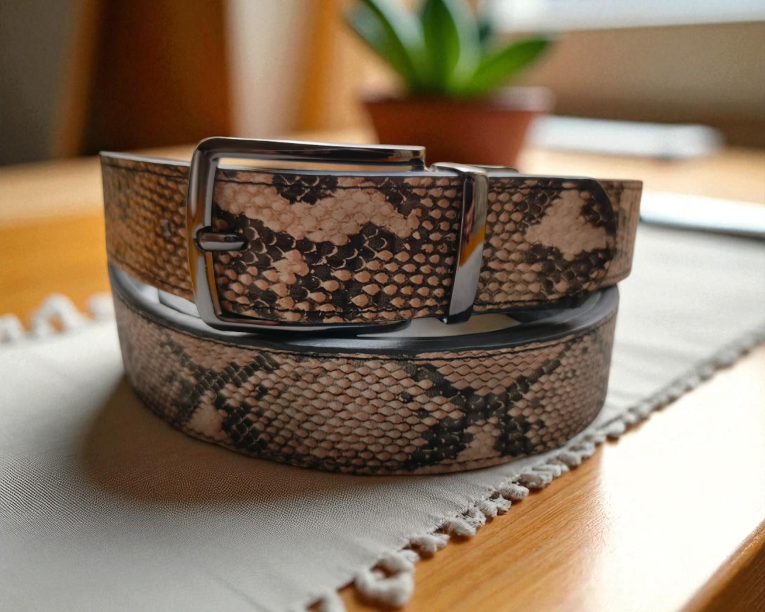 Liz Claiborne Genuine Suede Leather‎ Snake Trim Belt Women\'s Small Black 26-29\