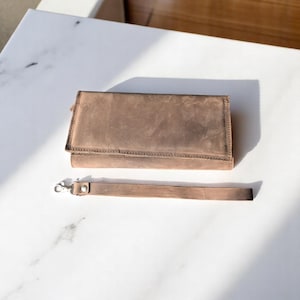 Cartera larga plegable de piel auténtica para mujer: cartera de mano, cartera de muñeca, organizador de viaje fino y regalo personalizado.