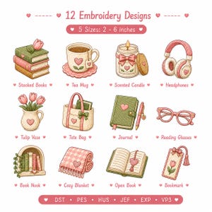 Op de afbeelding: Digitale illustratie met 12 borduurontwerpen, waaronder een theemok, een koptelefoon en een gezellige deken. De ontwerpen zijn beschikbaar in 5 maten, van 5 cm tot 15 cm. De tekst "12 Embroidery Designs" is ook aanwezig.