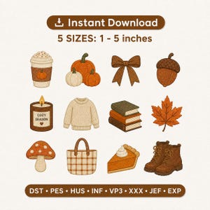 Op de afbeelding: Illustraties met herfstthema, waaronder een koffiekopje, pompoenen, een strik, een eikel, een kaars, een trui, boeken, een blad, een paddenstoel, een tote bag, een stuk taart en laarzen. De tekst luidt "Instant Download" en "5 MATEN: 2.5 - 12.7 cm."