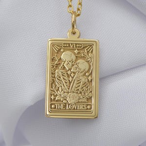 Collar con colgante de los amantes en oro macizo de 14 quilates: amuleto de la carta del Tarot, joya simbólica de relación, regalo personalizado para ella.