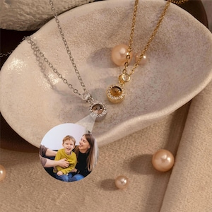 Photo Projection Necklace, Custom Family Photo Necklace, Projection Jewelry, Memorial Gift for Mom, Anniversary Gift for Her, Christmas Gift