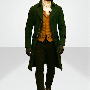 Può includere: Un lungo cappotto verde in lana, abbinato a un gilet giallo senape e pantaloni neri. Il cappotto presenta bottoni dorati e un colletto classico. Un ascot bianco e guanti neri completano l'ensemble. Il testo "Handmadekiltoutfit" è visibile.