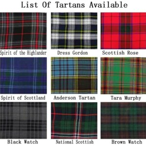 Pode incluir: Uma colagem de nove padr&otilde;es de tart&atilde; diferentes, cada um com uma combina&ccedil;&atilde;o de cores e um design &uacute;nicos. Os tart&atilde;s s&atilde;o etiquetados com seus nomes, incluindo "Spirit of the Highlander", "Dress Gordon", "Scottish Rose", "Spirit of Scotland", "Anderson Tartan", "Tara Murphy", "Black Watch", "National Scottish" e "Brown Watch".