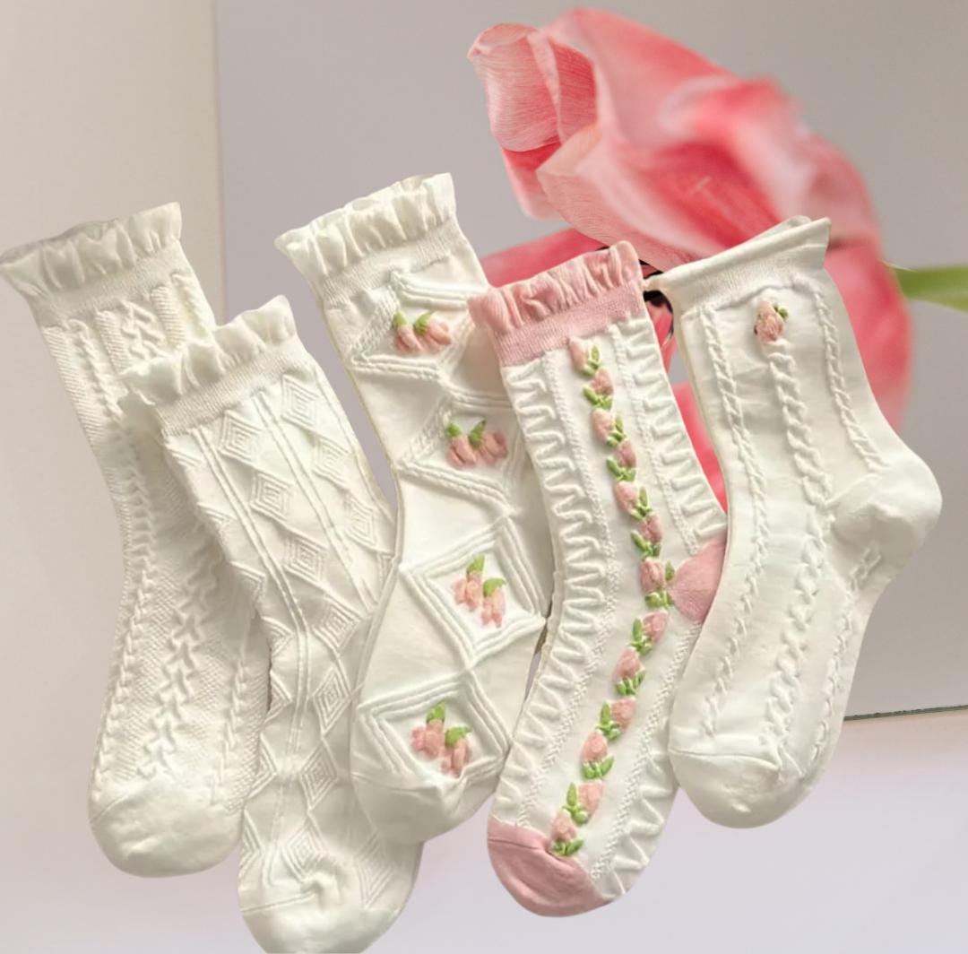 Vintage Floral Lace Socks – Soft & Elegant Ruffle Socks for Women