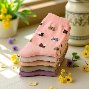 Cute Cat Face Socks – Soft Cotton Crew Socks for Women – Kawaii Animal Pattern – Cozy and Fun Gift Idea