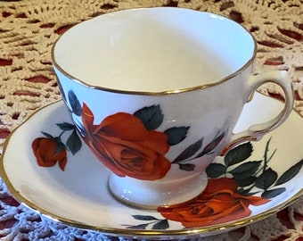 Royal Vintage Tea Cup