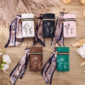 Porte-clés de sac rouge à lèvres personnalisé, boîte de rouge à lèvres fleur d'anniversaire avec écharpe, mini sacs Lip Blam, sac rouge à lèvres en cuir, proposition de cadeau de demoiselle d'honneur