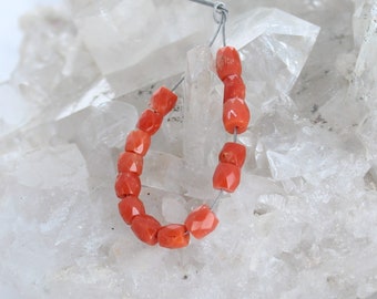 Perles de corail italien rouge clair facettées AAA en forme de pueblo 4-5 mm 14 perles