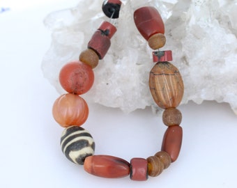 TIBETAN CARNELIAN Surtido de cuentas de vidrio de cornalina antiguo Comercio africano