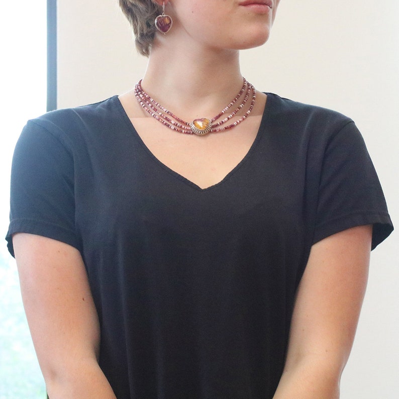 SPINY OYSTER BEADS Necklace with Heart Pendant 16-19