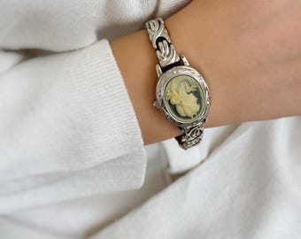 ✨美品✨Valentino Michelle　カメオ ブレスレット ウォッチ　銀 Valentino Michelle 腕時計 カメオ ブレスレットウォッチの通販