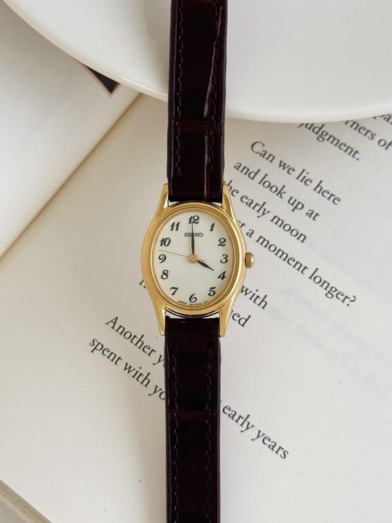 Vintage Seiko Gold Tone Oval Case Watch With Leather Strap, Quartz Classic Women's Wristwatch