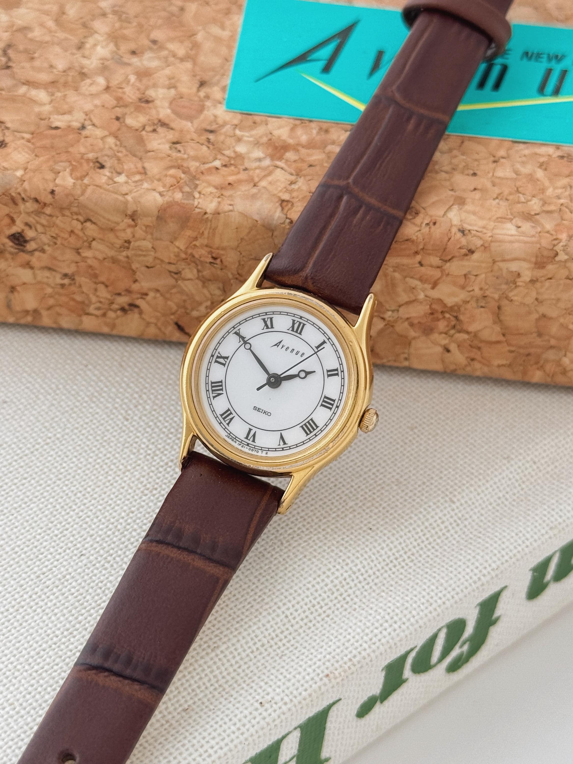 稼働SEIKO クォーツ 腕時計 ローマ数字文字盤 ブラウンレザーベルト