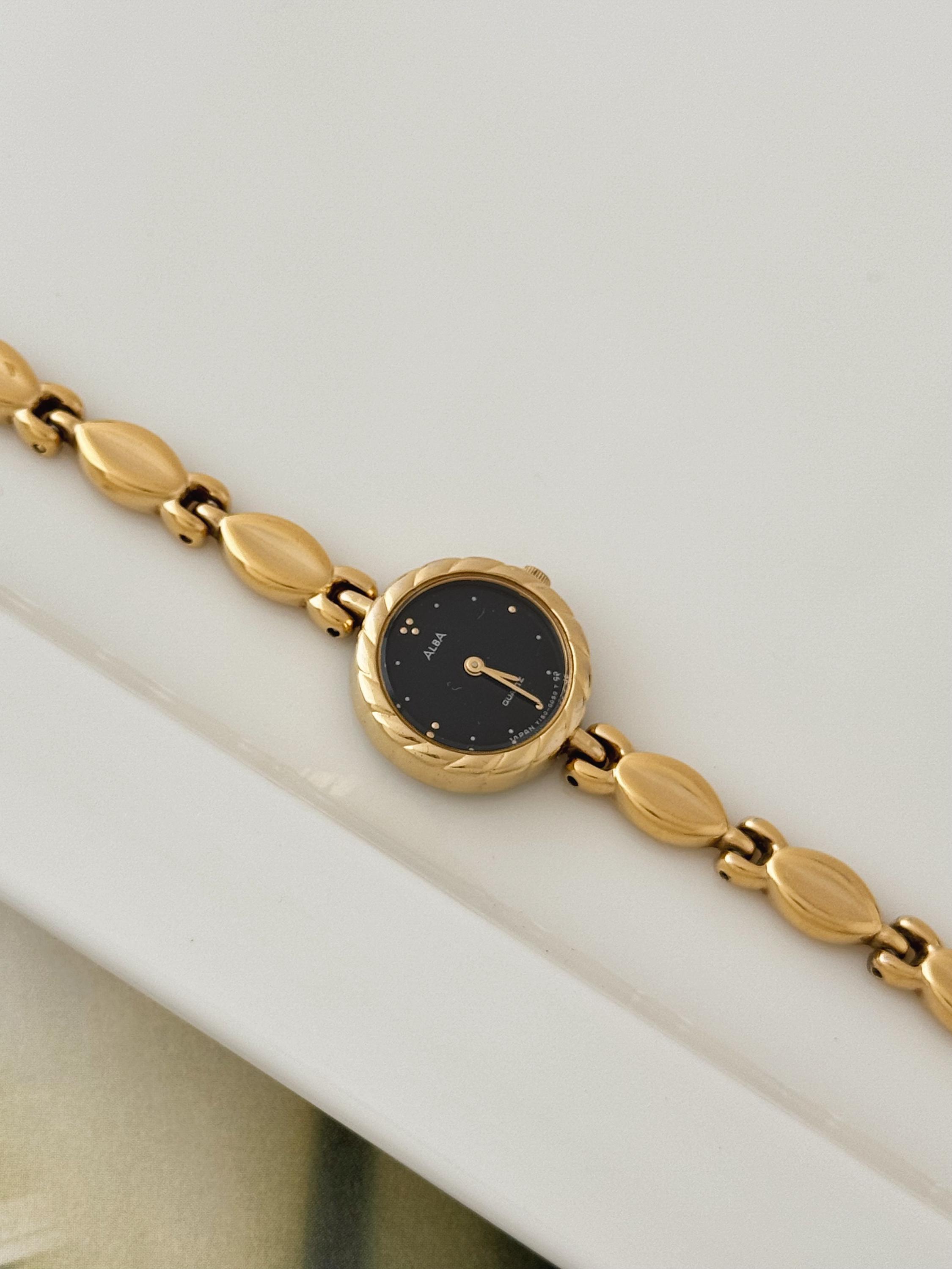 Vintage Seiko Alba Metallic Bracelet Rare Vintage Seiko Alba Pino Watch with Heart Locket Bracelet  main image 3